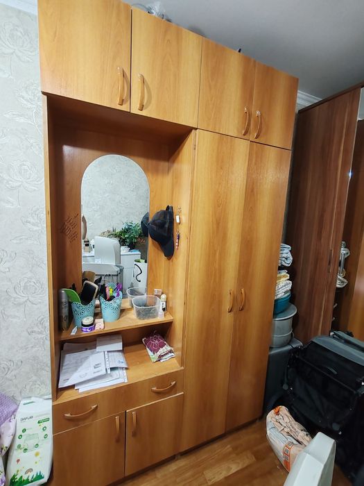Продам шкаф для прихожей.