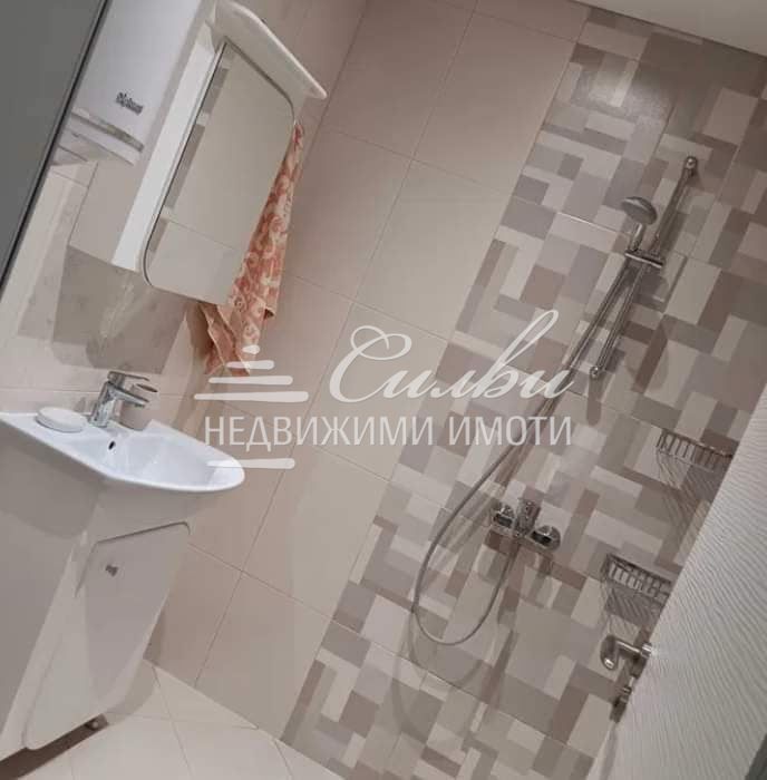 Дава се под наем Двустаен апартамент в Шумен, Център - 60 кв.м за 331.5 € - Снимка #4