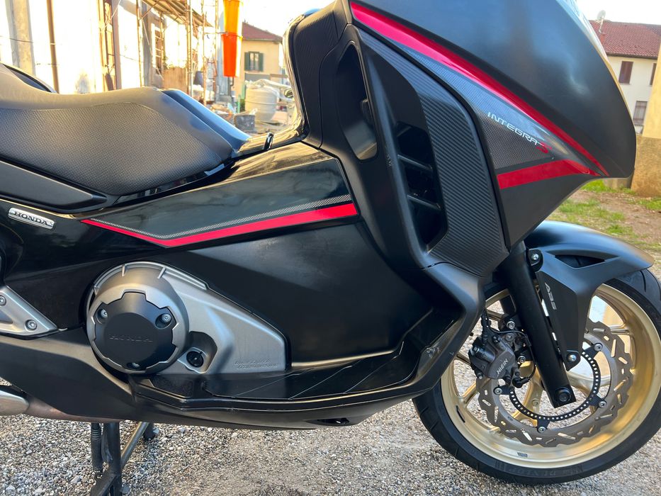 Honda integra 750 ABS