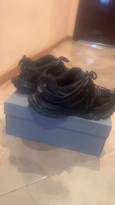 Balenciaga track