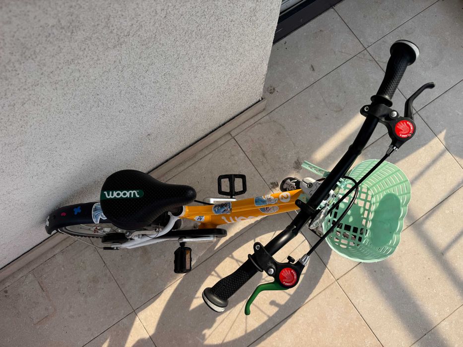 Bicicleta woom 2 - personalizata cu Elsa si Ana