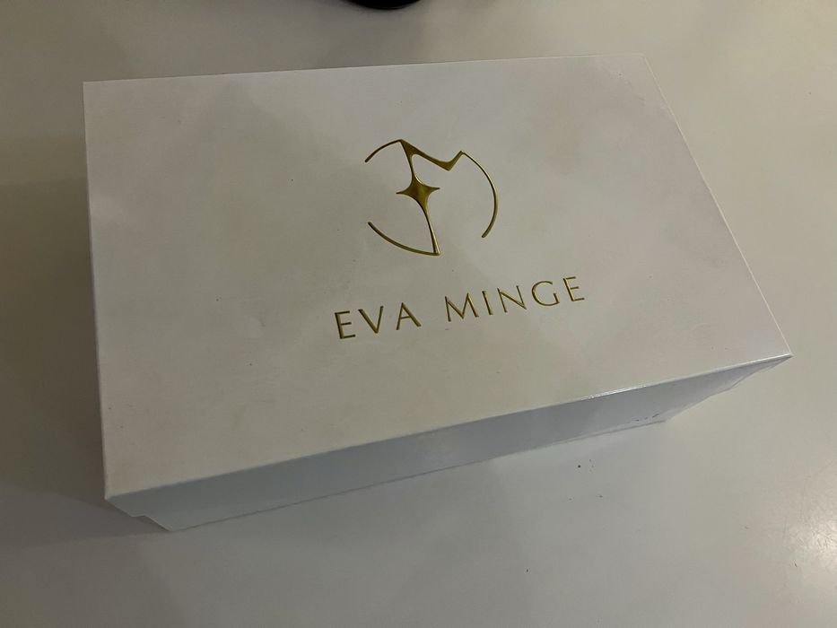 Чисто нови обувки Eva Minge