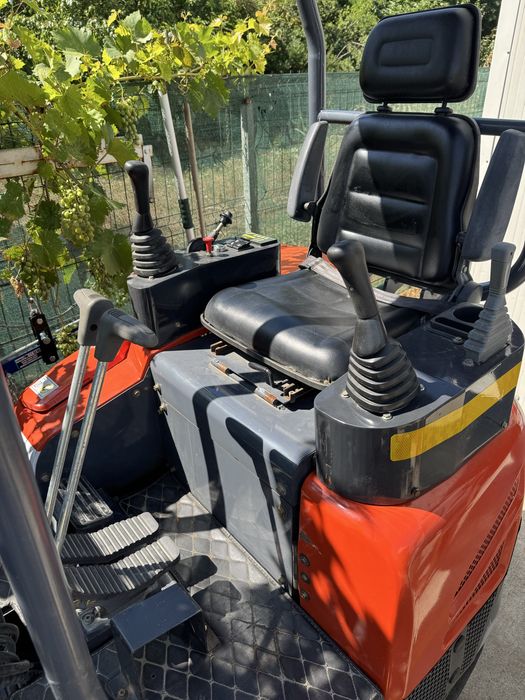 Miniexcavator Lukton 1.8 Tone (An 2022) – Motor Yanmar – 105 Ore