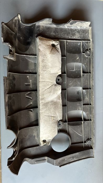 Декор крышка двигателя Toyota