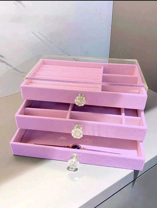 cutie de bijuterii cu mai multe grile