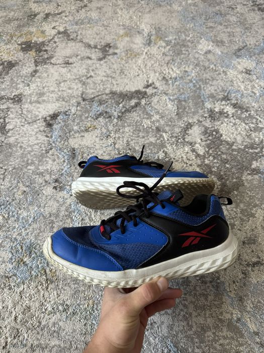 Adidasi reebok