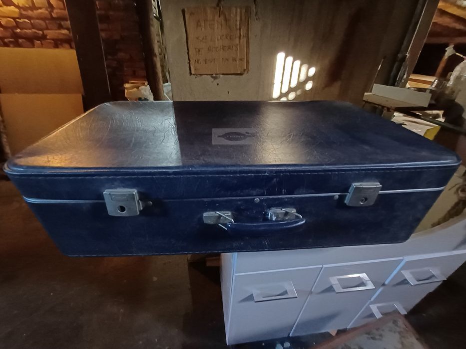 Geamantan vechi 1980