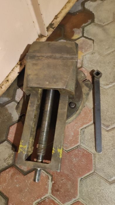 Тиски станочные 250 мм