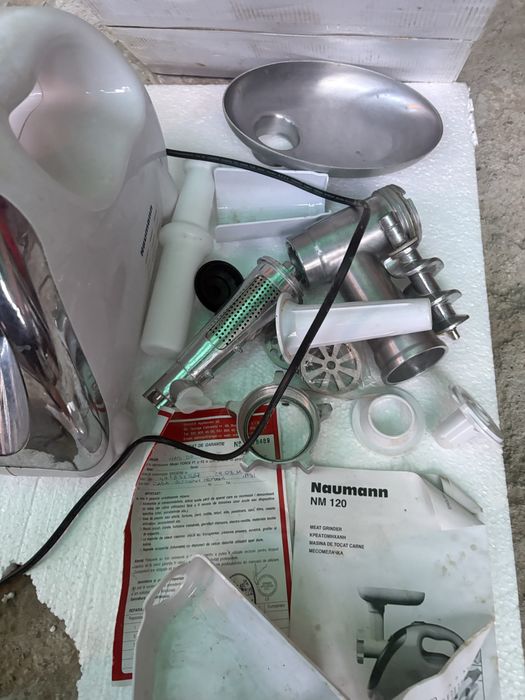 Vand set 4 masini tocat carne carnati 1999 lei noi iasi sau la bucata