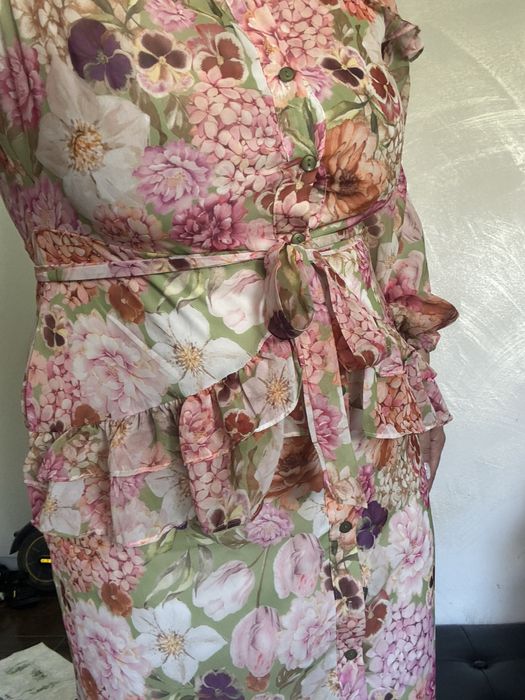 Шарена рокля с дантели