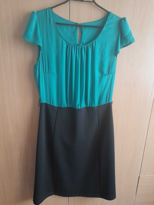 Rochie office negru cu verde smarald