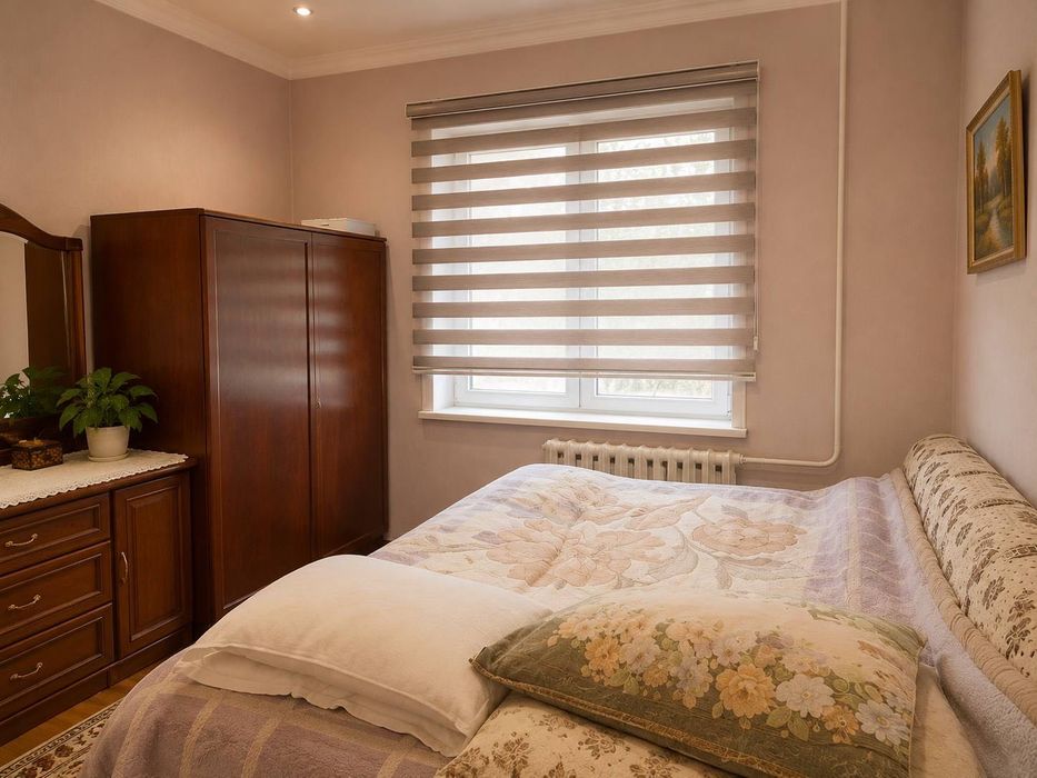 Продается 4 комн квартира, второй этаж, 90 кв м, Юнусабад 18