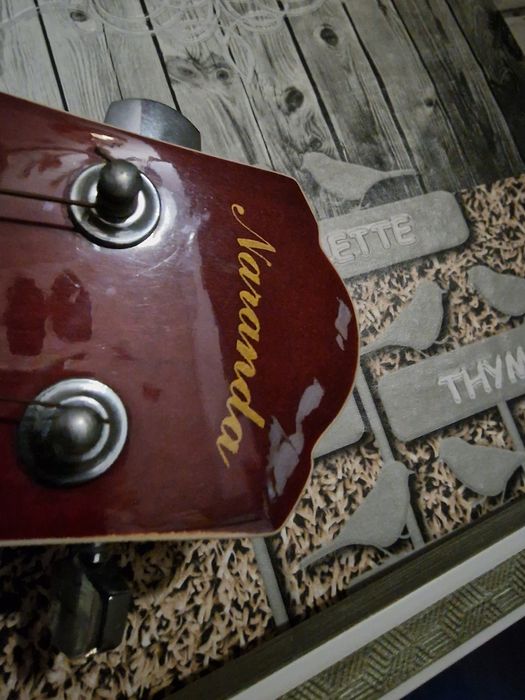 Продам гитару не дорого