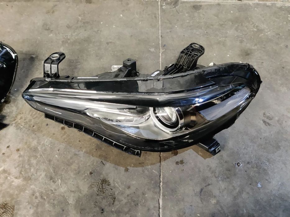 Far fata stanga cu Xenon si LED Alfa Romeo GIULIA 2016-2023 Cod 50553226 / 05E18-T1