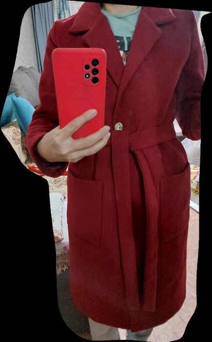 Продам халат новый  и пальто 42 размер