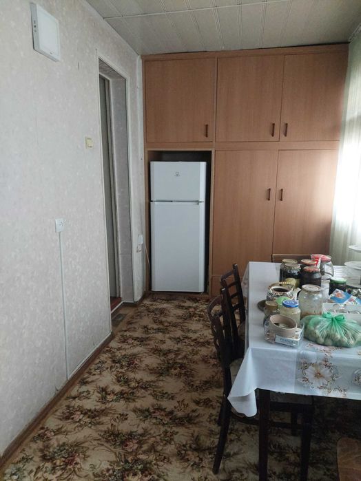 Сдается 4хкомнатная квартира,с обстановкой, с техникой, цена 600у.е.