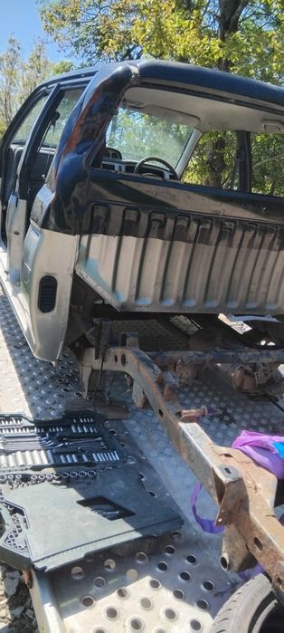 De vanzare cabina ...usi..capota l200 2004