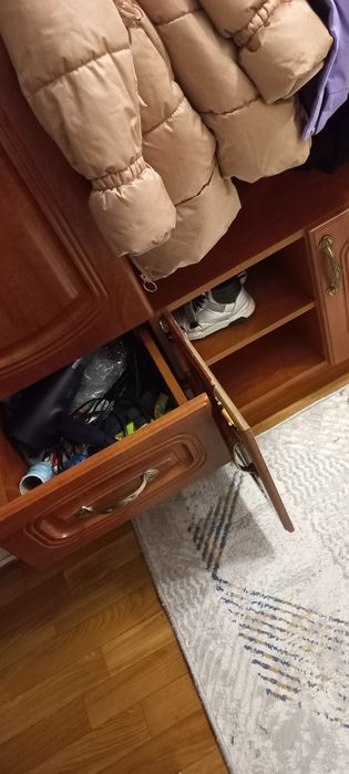 Продам шкаф в прихожую