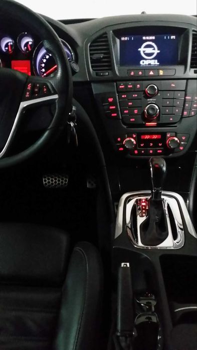 Opel Insignia 2.0 Turbo (Бензин), 2009 г., заводски Sport пакет.
