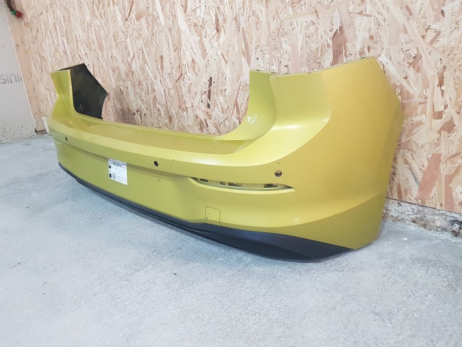 Bara spate VW Golf 8 an 2020-2023