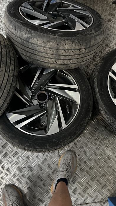 Продам диски в месте с шиной