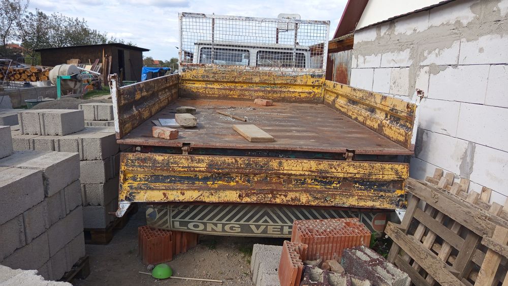 Schimb camioneta Iveco basculabila cu capre sau oi