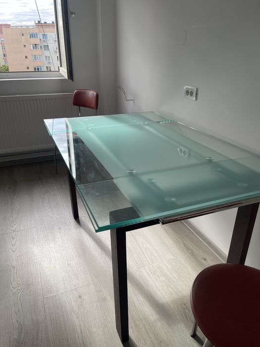 Masa de sticla extensibila Miobexpert