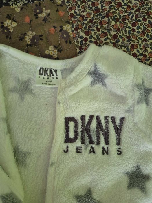 Salopeta bebe noua DKNY 0-3luni