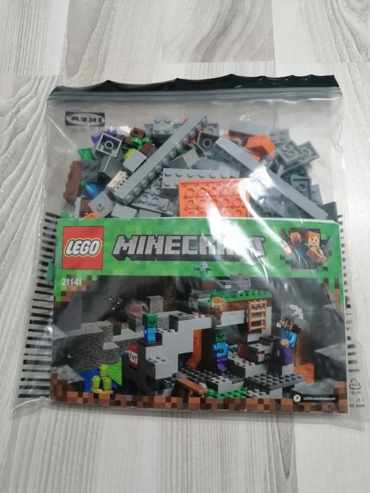 LEGO Minecraft, The Zombie Cave, 21141