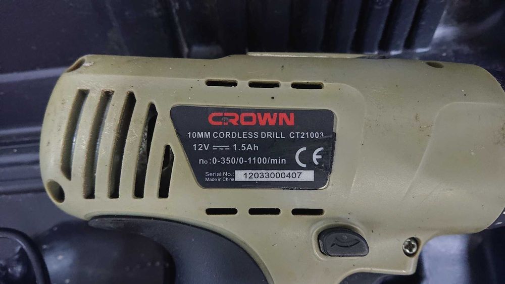 Шуруповёрт CROWN  в хорощем состоянии.
