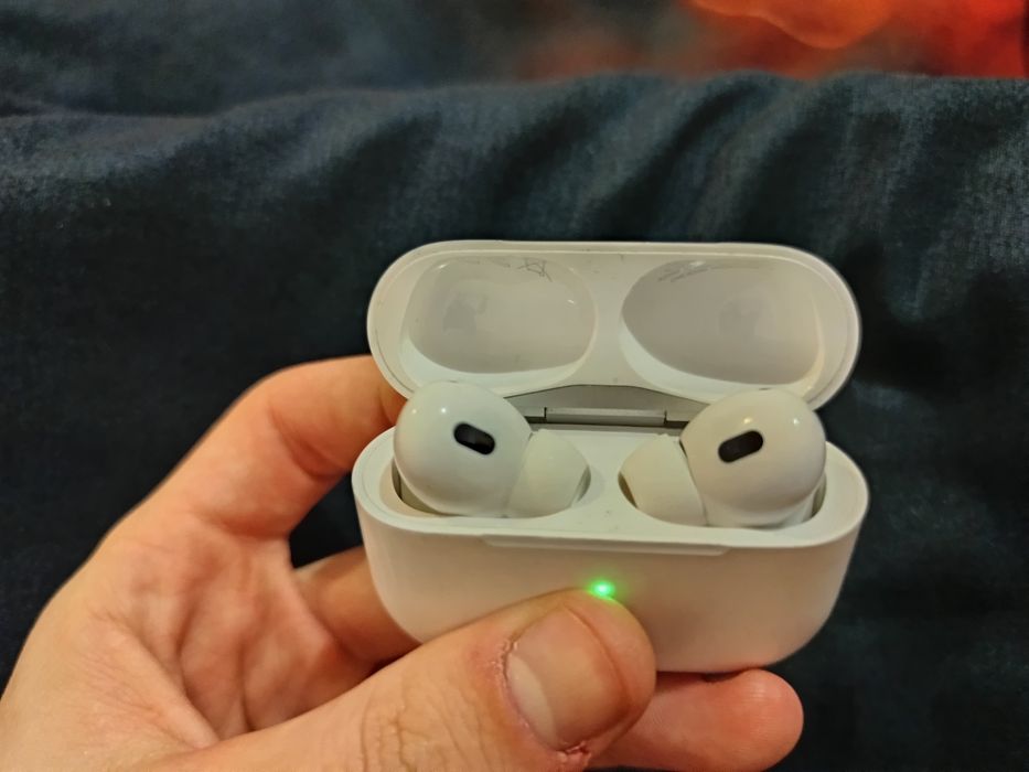 iPhone AirPods Pro