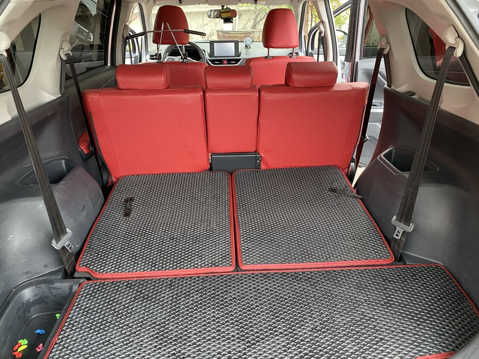 Автомашина Toyota veloz.