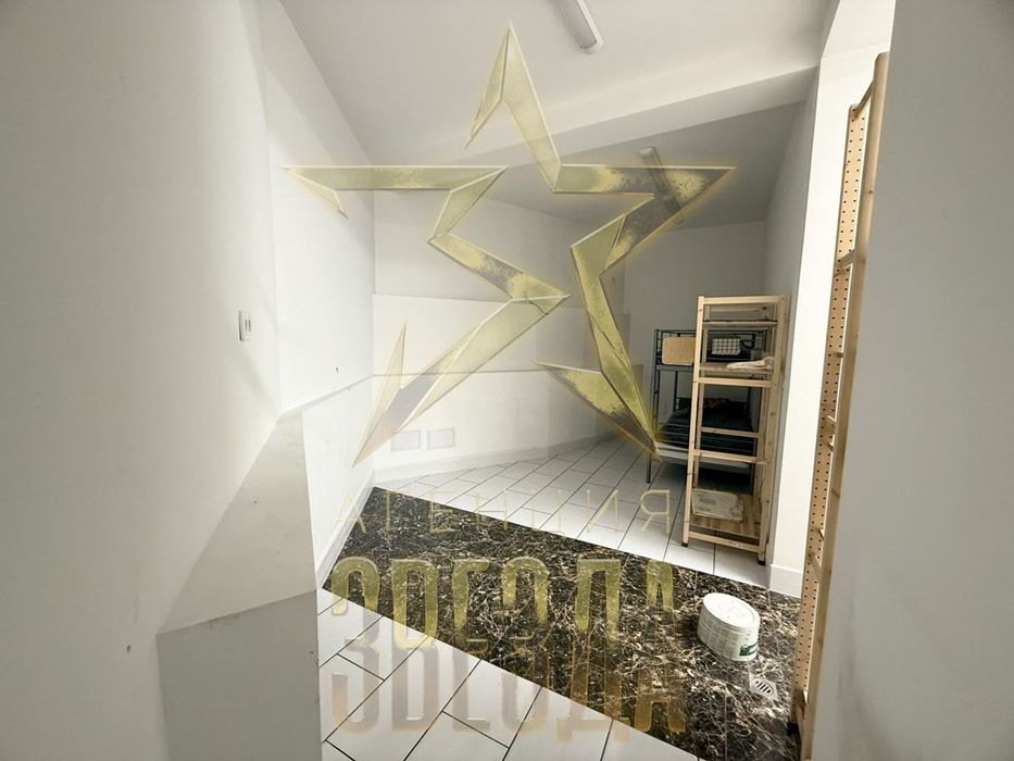 Дава се под наем Магазин в Пловдив, Център - 90 кв.м за 698.19 € - Снимка #2