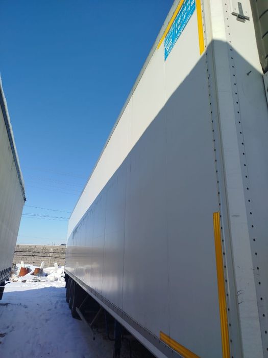 Продаётся  прицеп 2000г марка Lamberet.