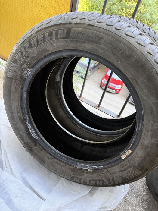 2 бр. Всесезонни гуми Michelin CrossClimate2 - 185/60 R15 (DOT 2121)