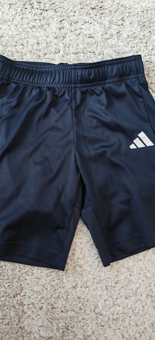Costum fotbal băieți Adidas mas 140 (9-10 ani) )
