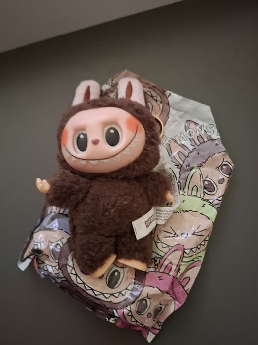 Оригинално Labubu