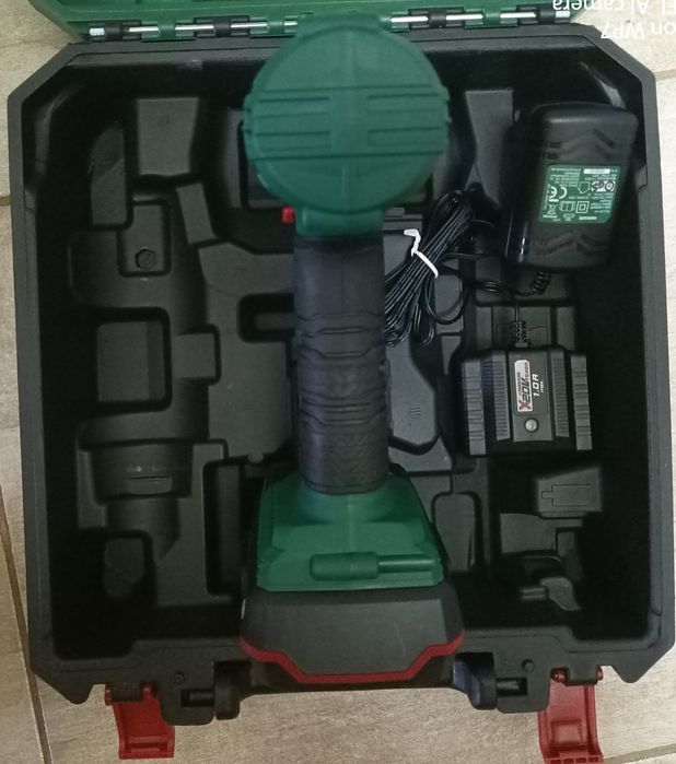 Parkside set filetanta bormasina 35Nm cu baterie 20V 2 A incarcator 1A