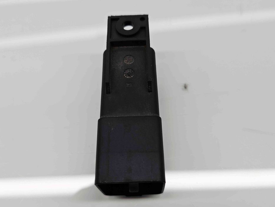 Releu Volkswagen Golf 6 (5K1) [Fabr 2009-2013] 038907281D