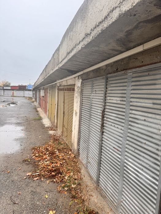 Дава се под наем Гараж / Паркомясто в Сливен, Република - 18 кв.м за 35.7 € - Снимка #1