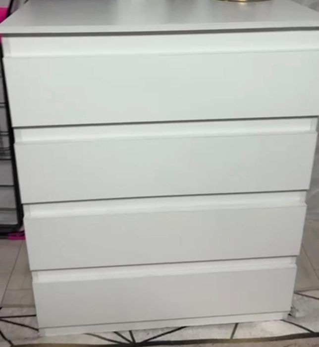 Продам комод в иделаьном состояний