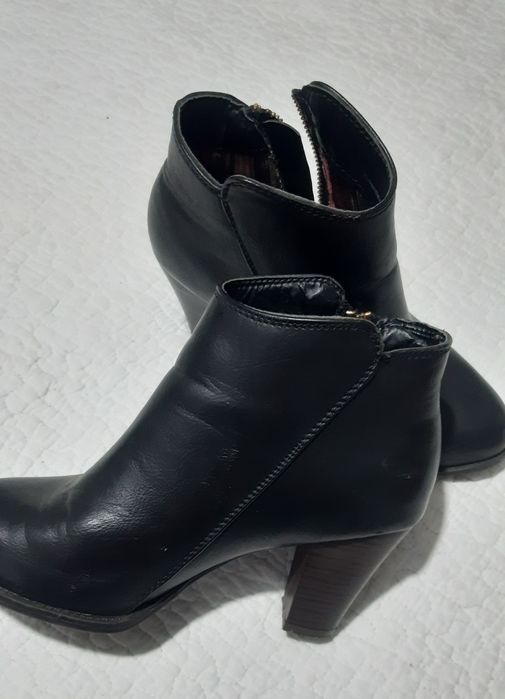 Ghete cu toc nr.36-37