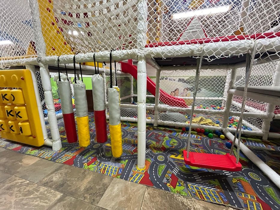 Vând modular pentru loc de joacă