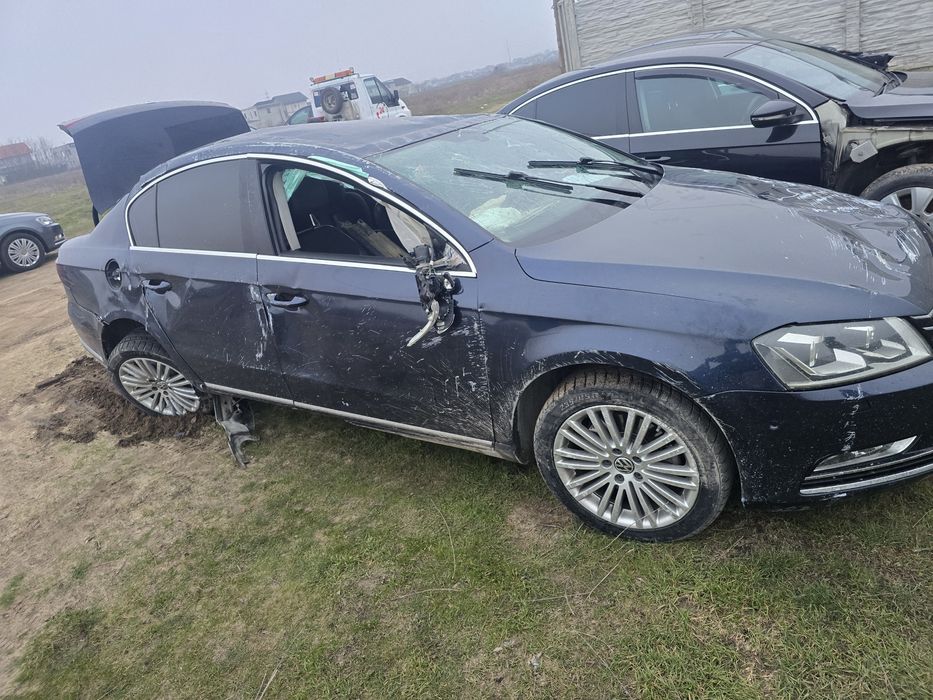 Dezmembrez Volkswagen Passat B7 2012  CFGB 170 CAI  BIXENON led DSG