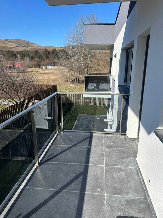 Duplex 5 cam.finisat/133 mp utili+Teren/Zona Tineretului/Comision 0%