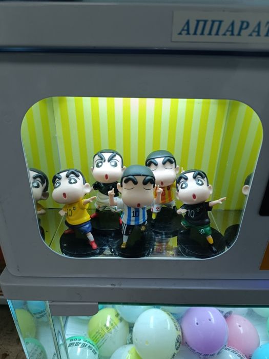 Аппарат с игрушками Гашапон