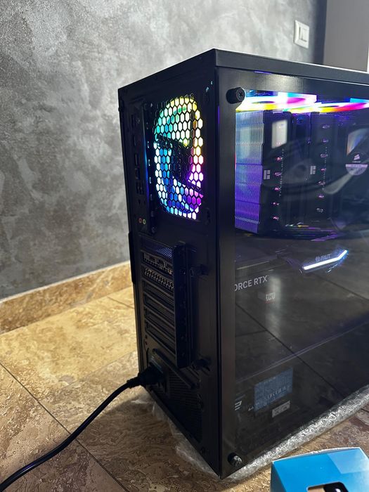 Pc gaming cu RTX 4070,32GB RAM,1TB,Z790