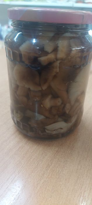Грибы маринованные.