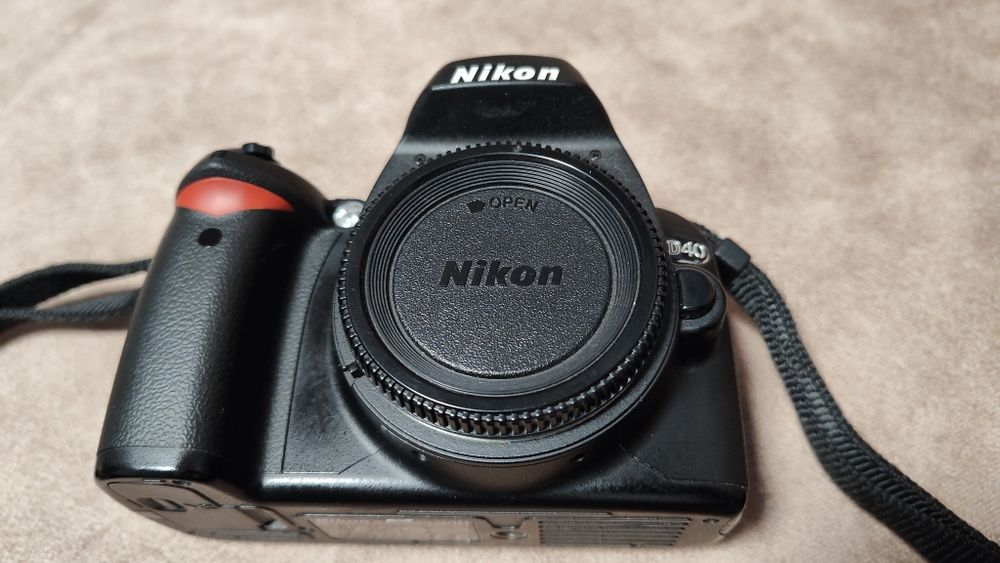 Фотоапарат Nikon D40, тяло , без обектив