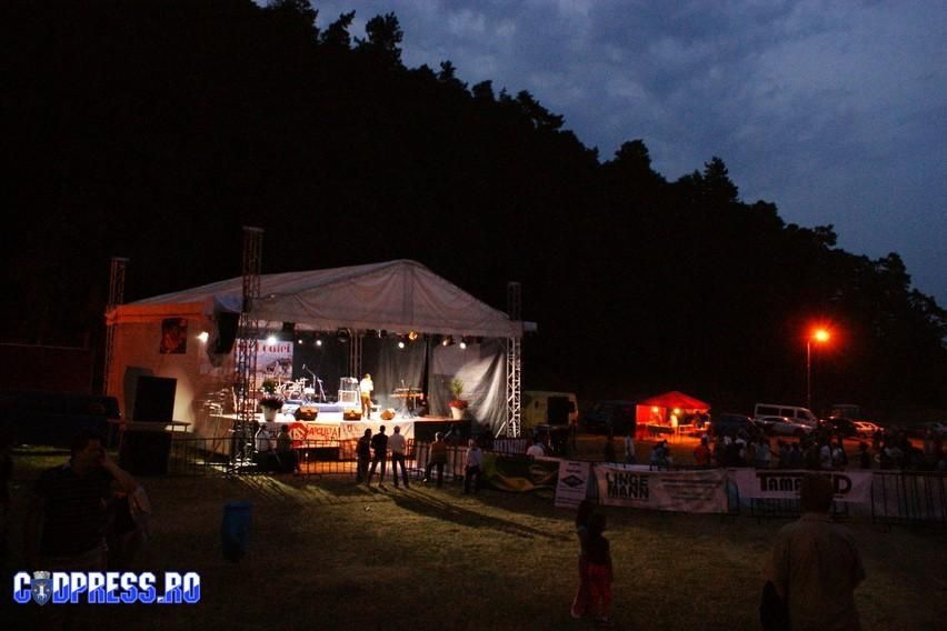 Închiriere Sonorizare Profesională | DJ | Scenă | Lumini | LED Screen | Evenimente Premium